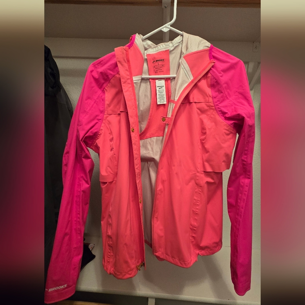 Brooks Women's Vibrant Pink Rain Jacket